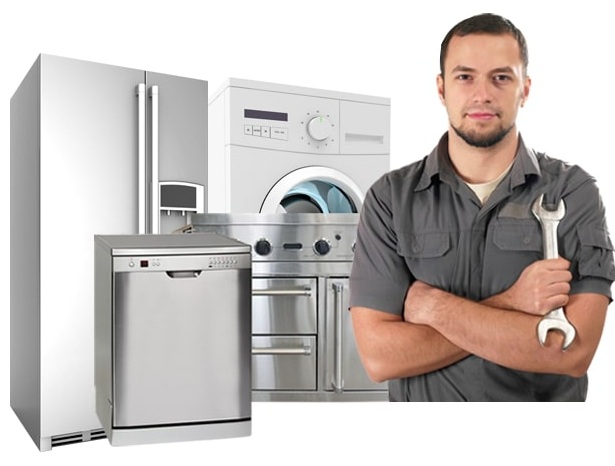 Técnico reparando electrodomésticos - Servicio Técnico en Salamanca